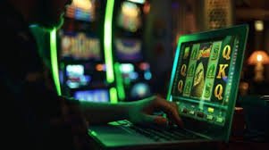 Ilustrasi taruhan sportsbook dan permainan kasino master303 di perangkat mobile